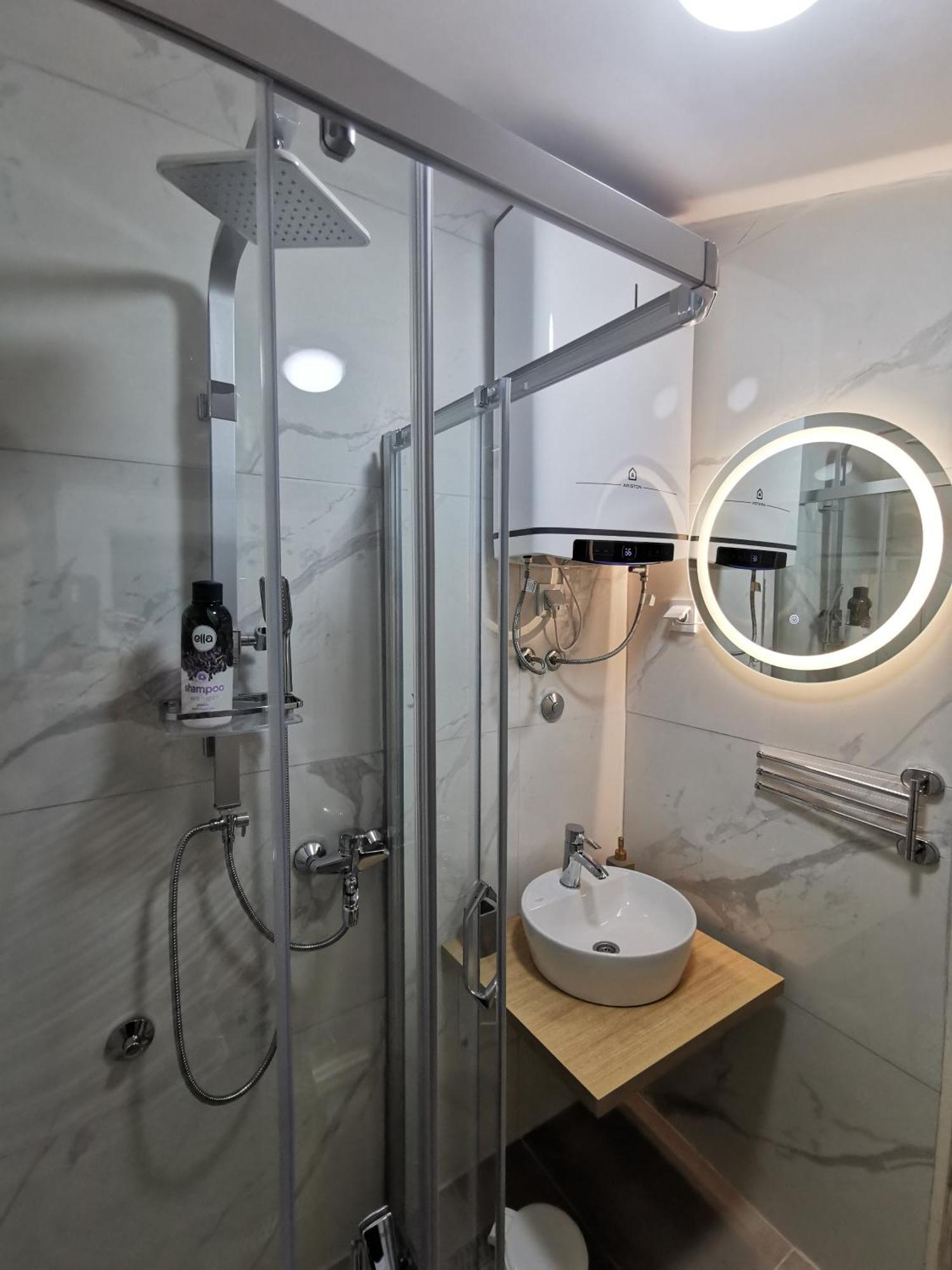 White Apartment Sarajevo - Free Parking Εξωτερικό φωτογραφία
