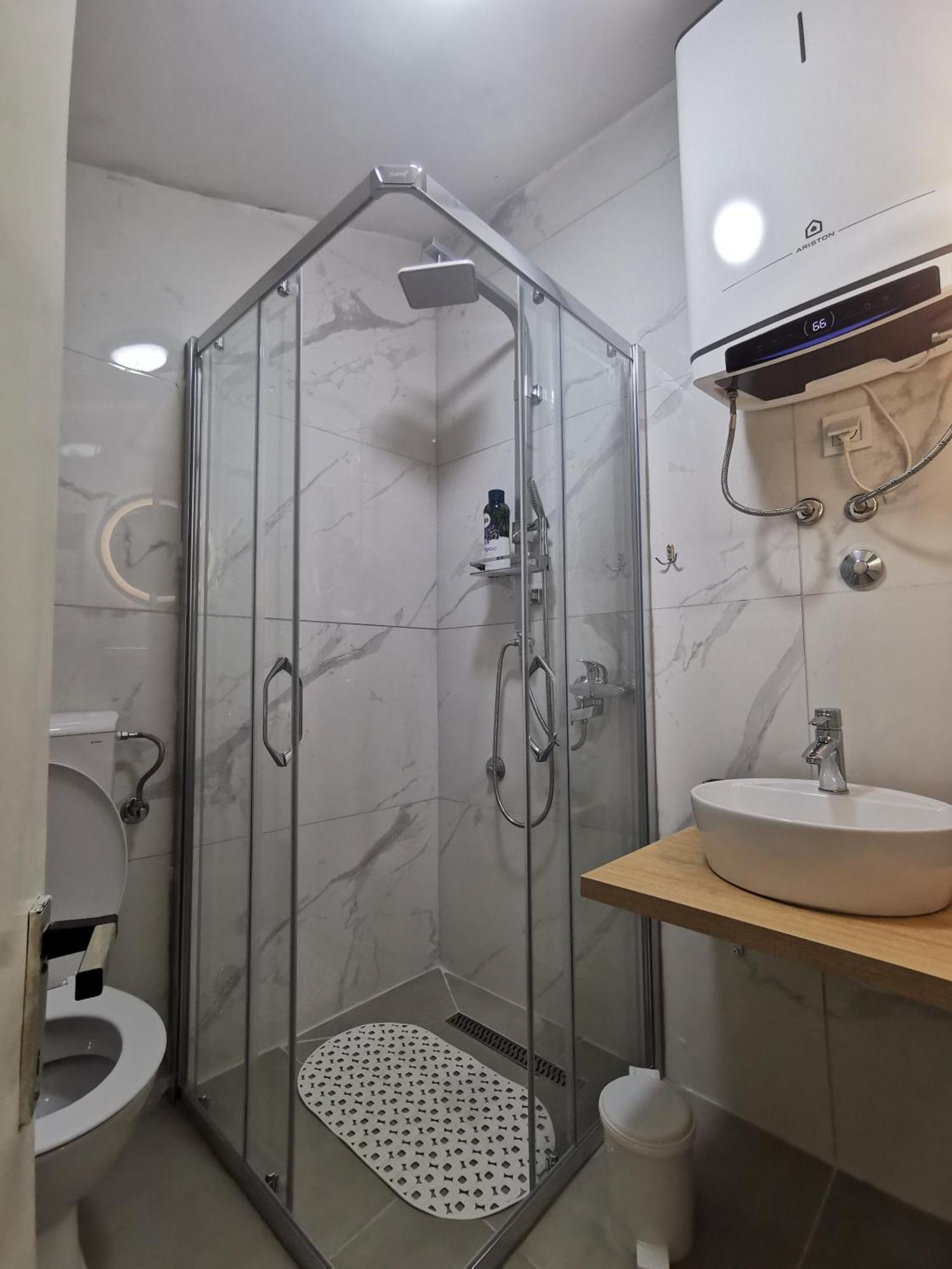 White Apartment Sarajevo - Free Parking Εξωτερικό φωτογραφία